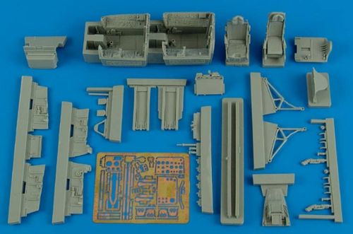 North-American F-100F Super Sabre cockpit set - early version (designed to be used with Trumpeter kits)