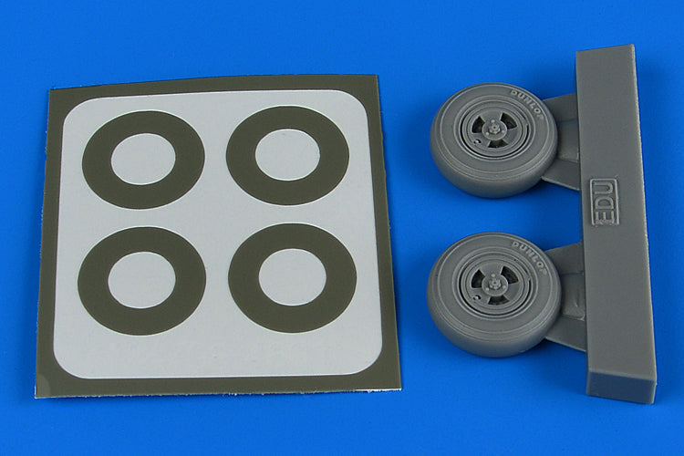 Supermarine Spitfire Mk.IXc/Mk.IXe wheels (3-spoke) & paint masks (designed to be used with Eduard kits)