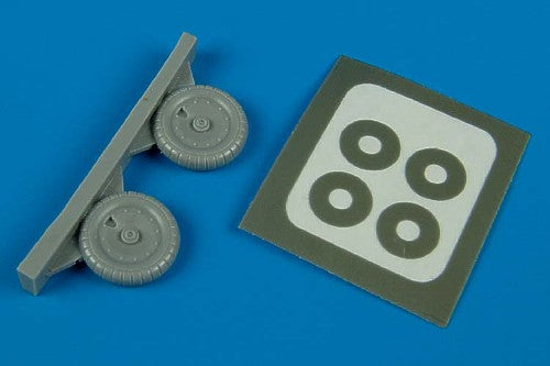 Focke-Wulf Fw-190A-5/Fw-190A-9 wheels and paint masks (designed to be used with Hasegawa, MPM and SMER A-5 kits and Hasegawa A-9 kits)