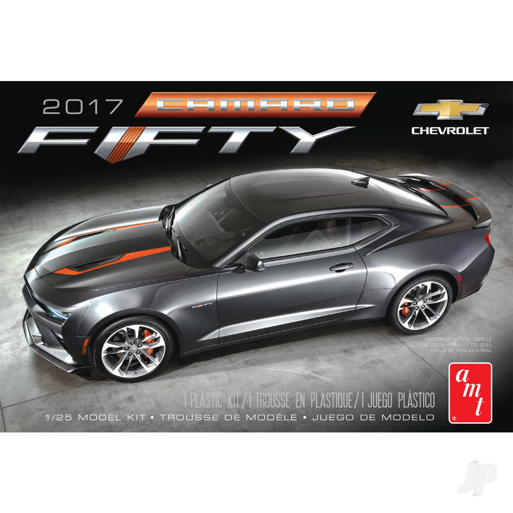 AMT 1:25 2017 Chevy Camaro 50th Anniversary AMT1035M