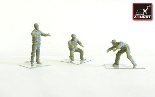 Soviet modern airfield ground personnel - 3 figures