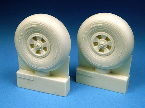 Hawker Typhoon Mk.Ib main wheels (designed to be used with Airfix kits)