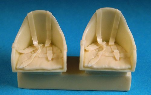 Albatros D.V and Albatros D.Va seat with seatbelts (designed to be used with Eduard kits)