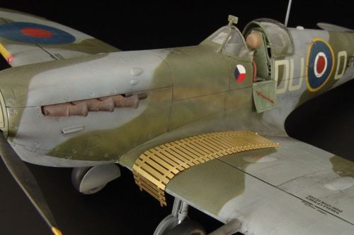 British walkboards--PE set of RAF maintenance walkboards WWII (designed to be used with Fly, Kotare, Revell and Special Hobby kits)[Supermarine Spitfire Hawker Hurricane Westland Whirlwind Hawker Tempest Typhoon Mk.I Mk.IIc etc etc etc]