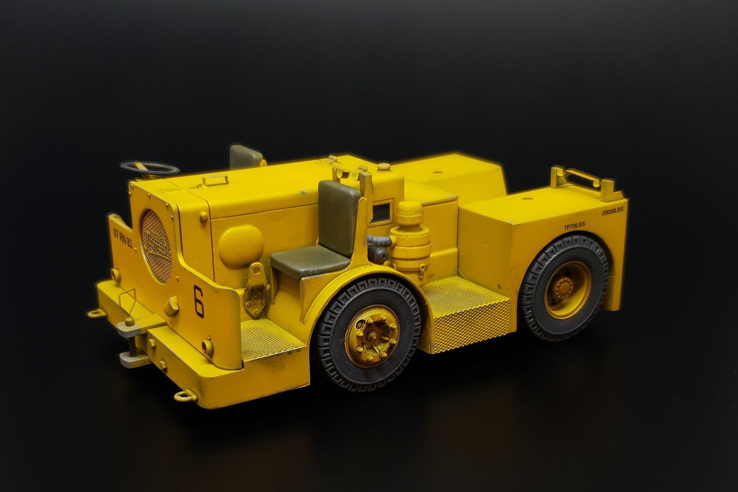 UK Flight Deck Tractor Tugmaster Resin construction kit of U.K deck tractor