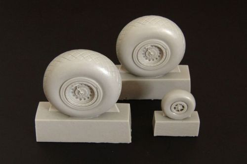 Boeing B-17G Flying Fortress wheels (designed to be used with Monogram kits)
