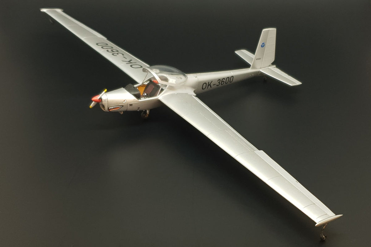 L-13SE VIVAT AKVY TMG plane