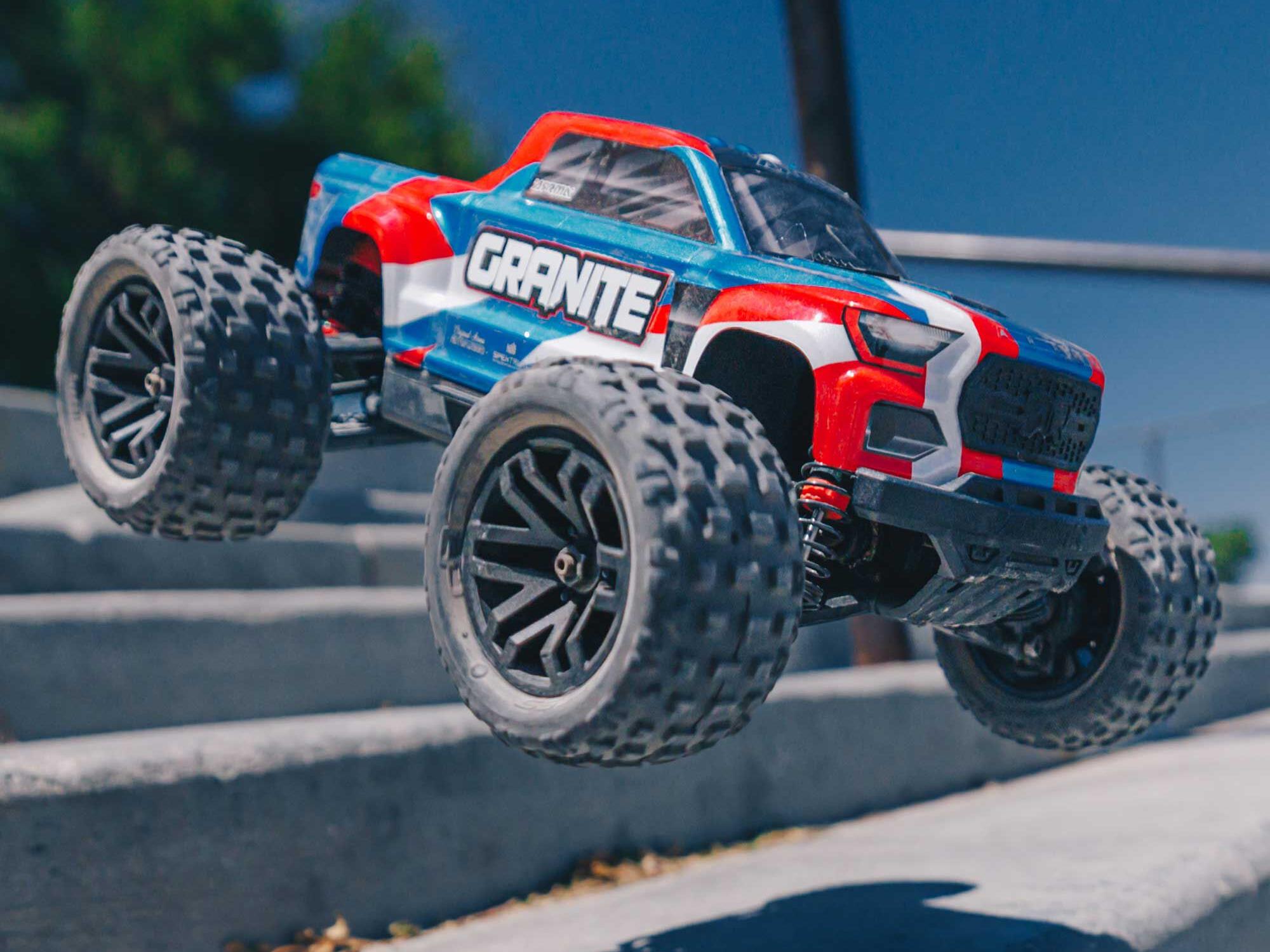 1/18 Granite GROM 4wd MT RTR Mega w/Lipo Batt/USB Chg Bl/Red