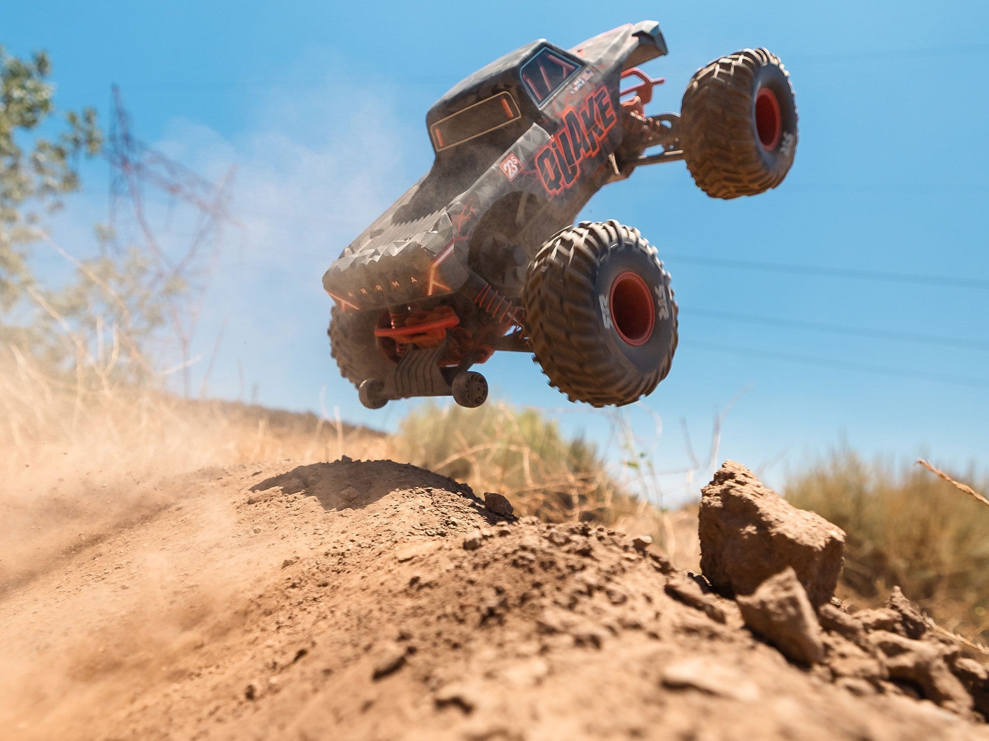 Arrma 1/10 QUAKE 223S DSC 2WD RTR Brushless Monster Truck - Red