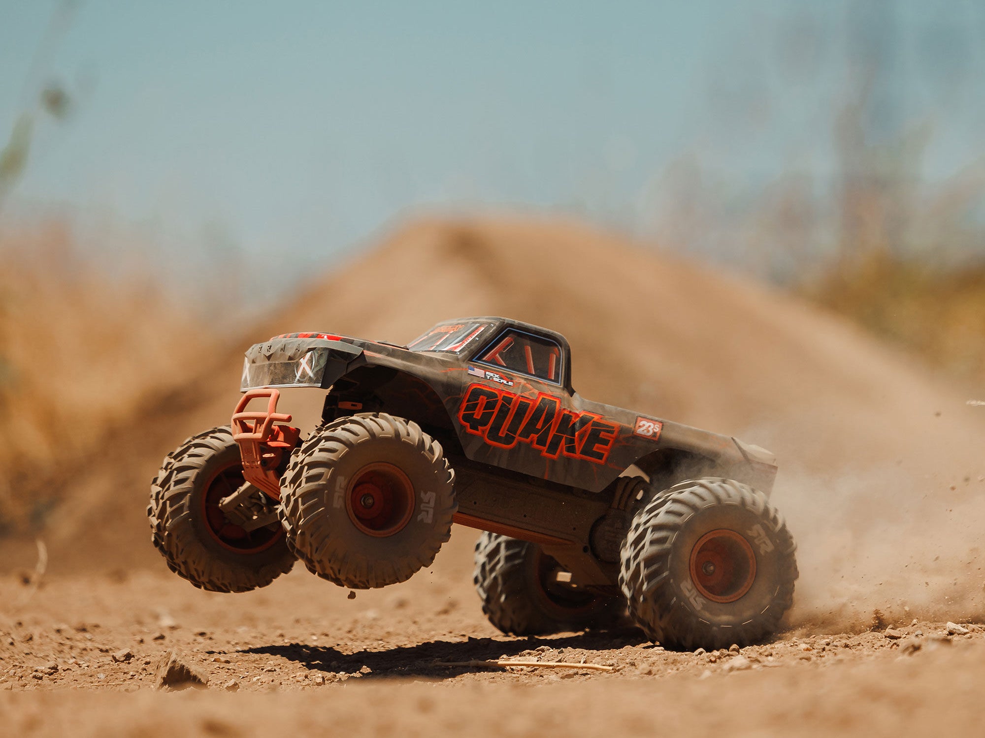 Arrma 1/10 QUAKE 223S DSC 2WD RTR Brushless Monster Truck - Red