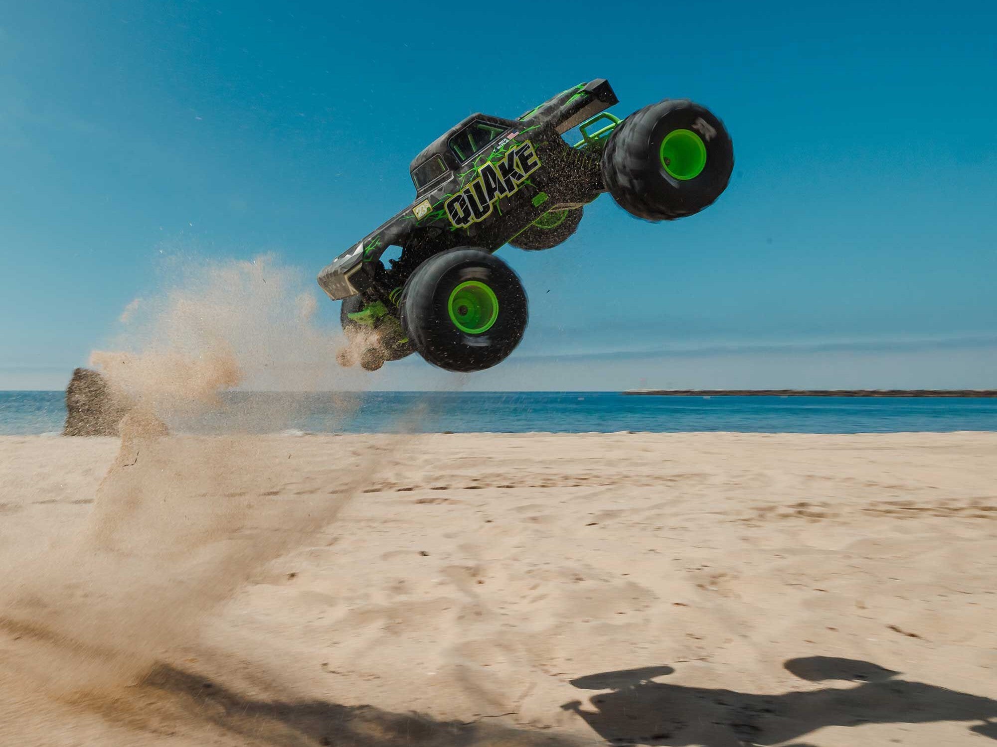 Arrma 1/10 QUAKE 223S DSC 2WD RTR Brushless Monster Truck - Green