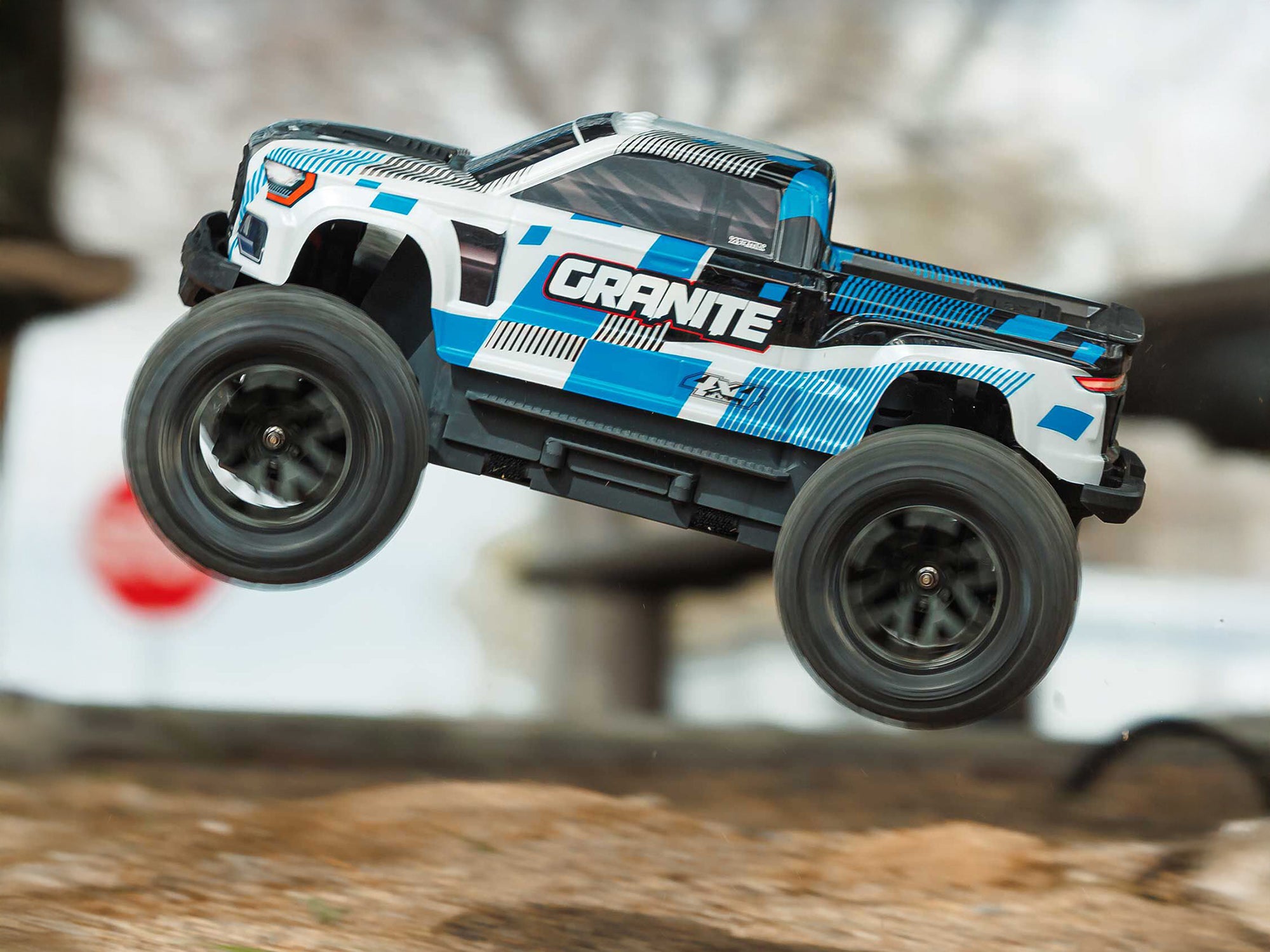 1/10 GRANITE MEGA 665 4X4 RTR Monster Truck Blu