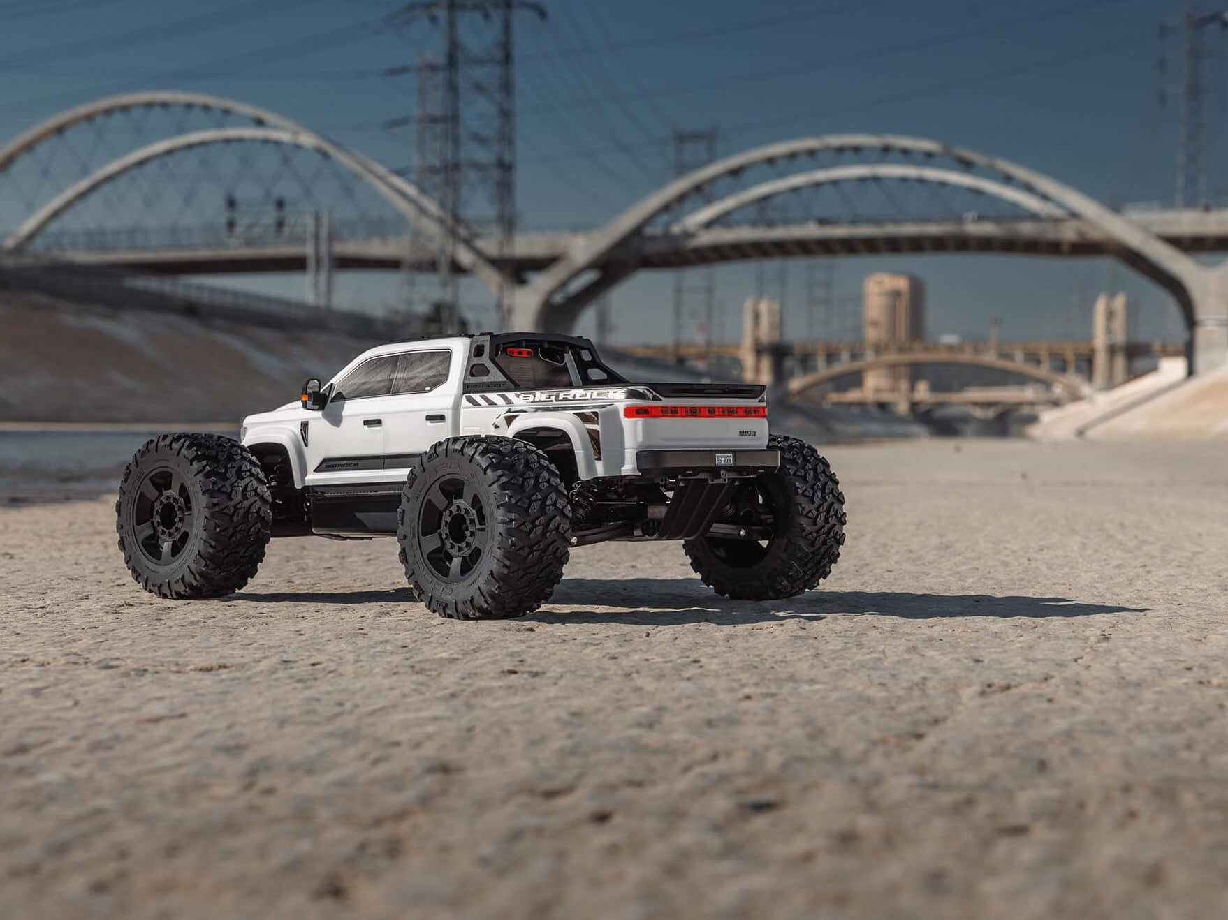 1/7 BIG ROCK 6S 4x4 BLX Monster Truck RTR, White