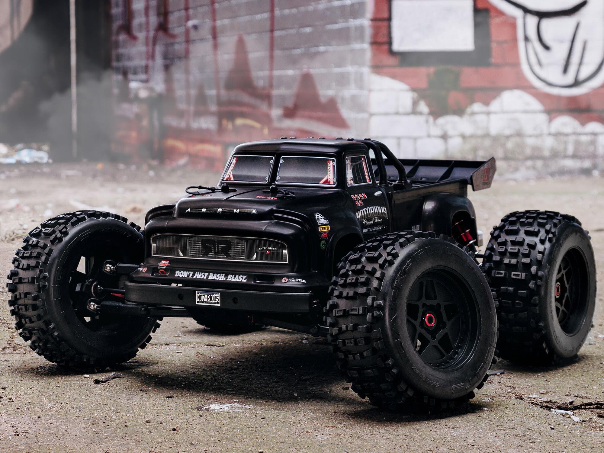 Notorious 6S 4WD BLX 1/8 RTR Black