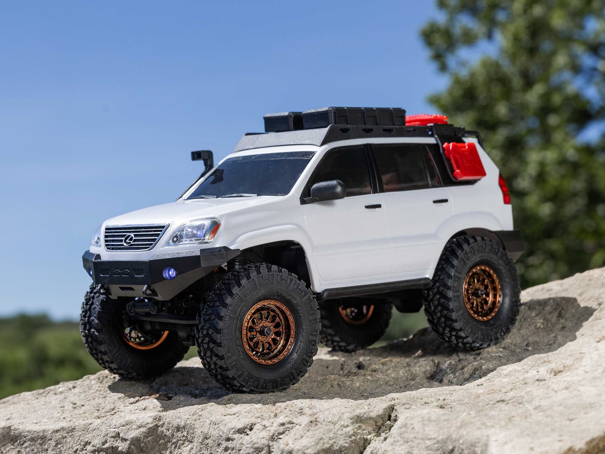 Axial 1/24 SCX24 Lexus GX 470 4WD Rock Crawler RTR White