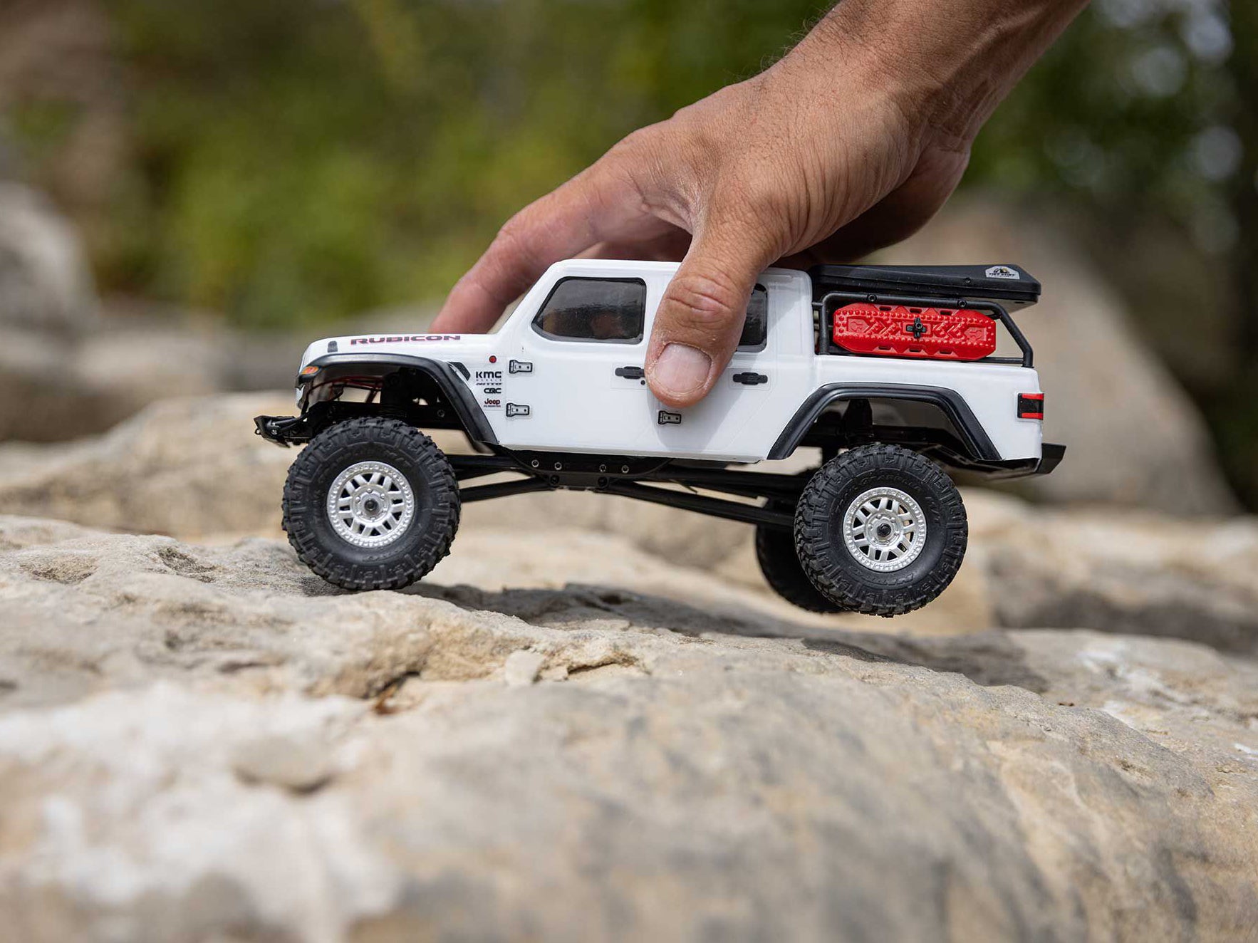 SCX24 Jeep Gladiator 4WD Rock Crawler RTR, White