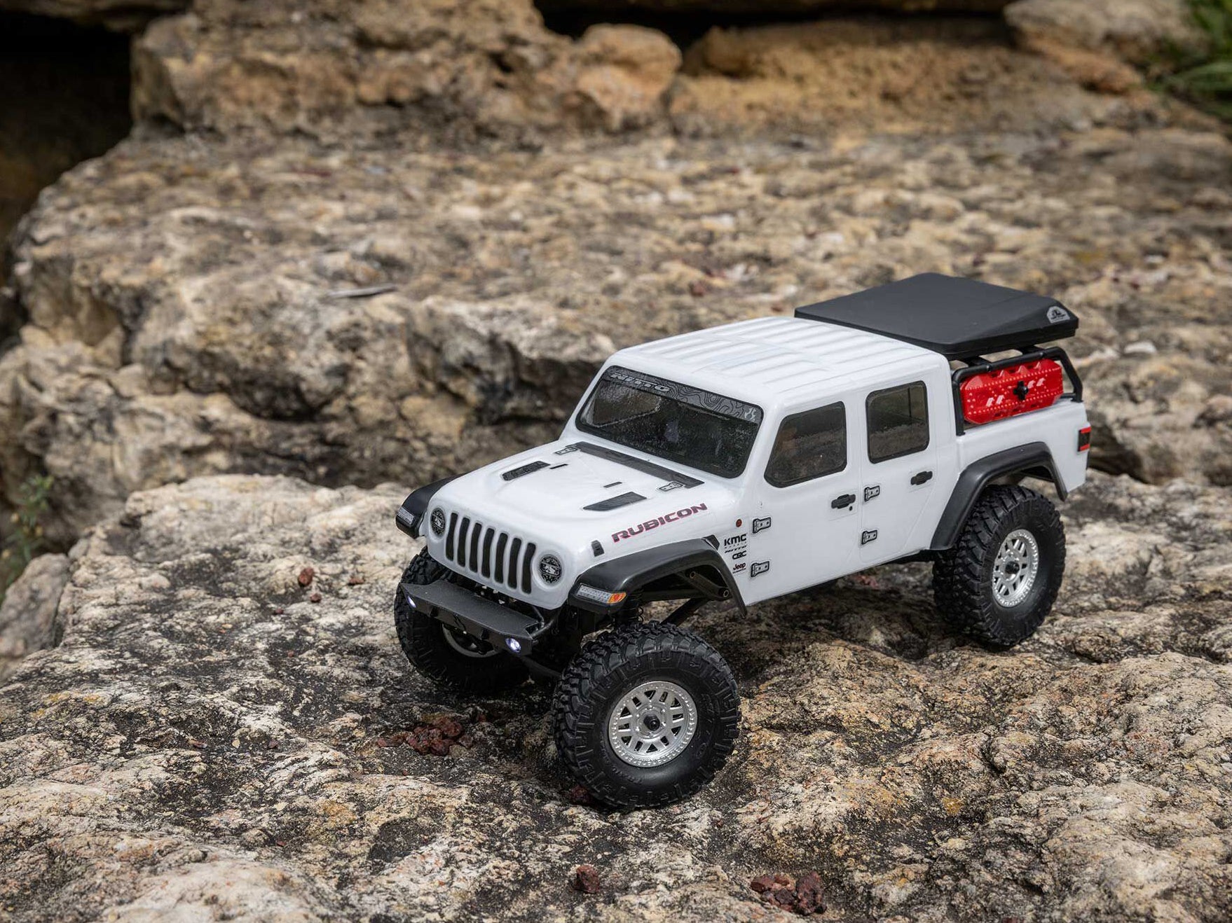 SCX24 Jeep Gladiator 4WD Rock Crawler RTR, White