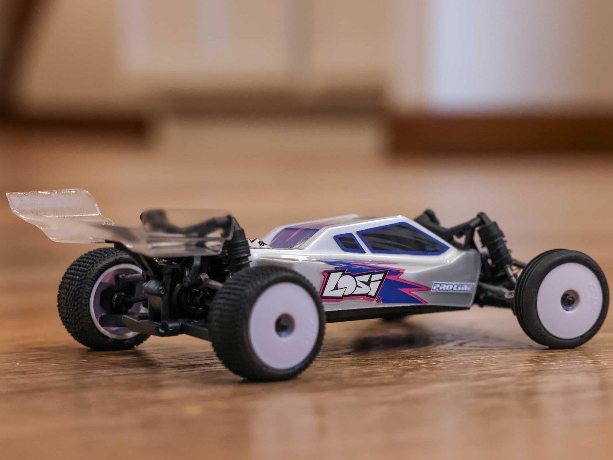 Losi 1/24 Micro-B 2WD Buggy RTR SilverC-LOS00007T20