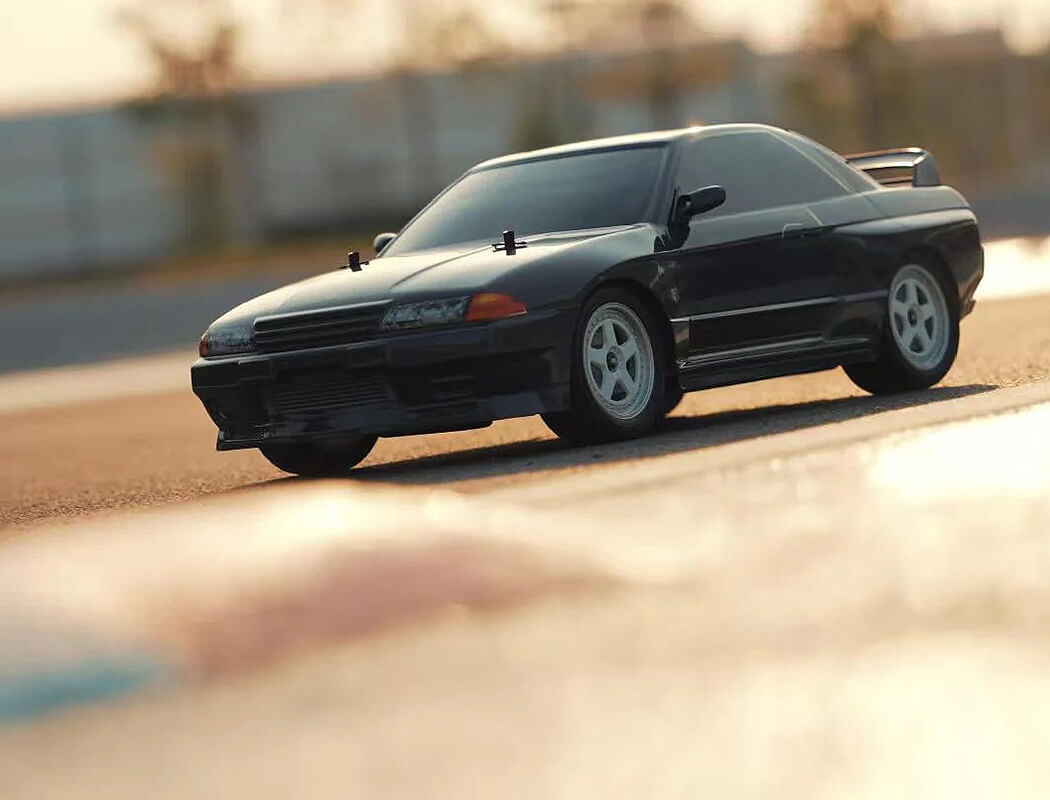 CARISMA M48S NISSAN SKYLINE GT-R (R32) 1/8 BRUSHLESS RTR CA89968