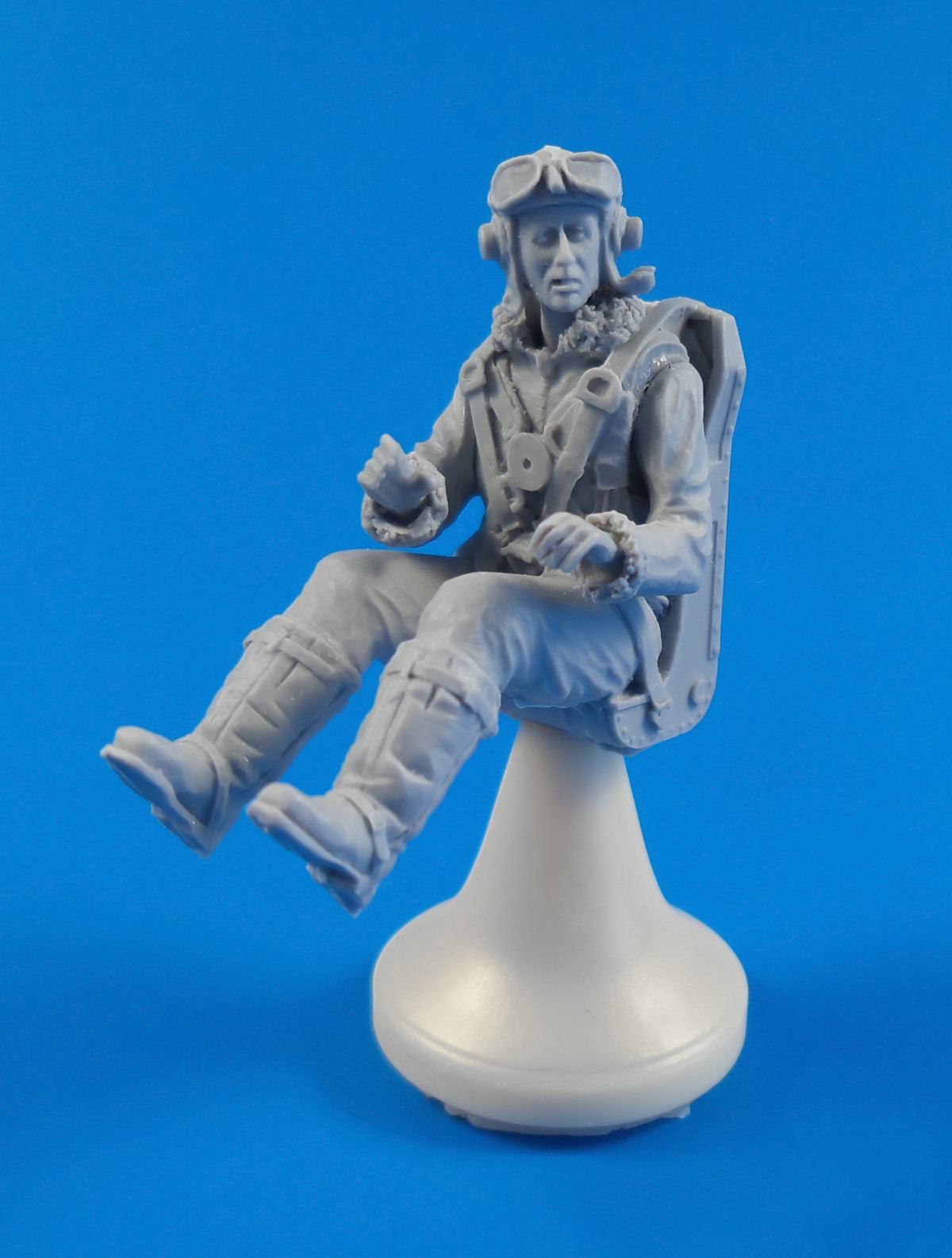 British Hawker Tempest Mk.V Pilot, sitting (designed to be used with Special Hobby kits) Nicely detailed cast RAF Tempest pilot sitting in his seat. His head and arms come as separate items.[Typhoon]