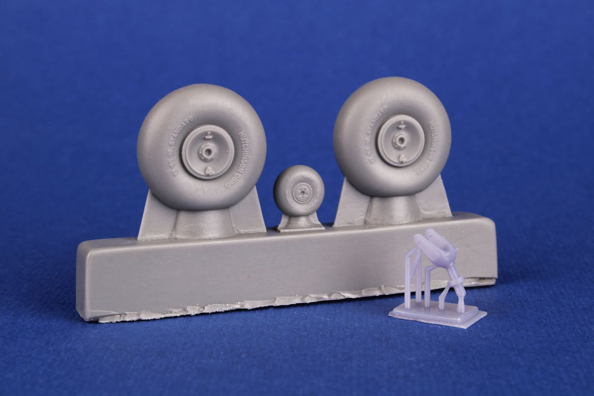 Bloch MB.210 Mainwheels and Tailwheel with LegResin cast weighted main wheels and tailwheel. The tailwheel leg is cast from a special hardened material. (designed to be used with From-Azur kits)