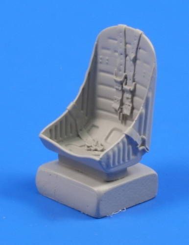 Curtiss P-40E Kittyhawk/Warhawk seat and gunsight (designed to be used with Hasegawa kits)