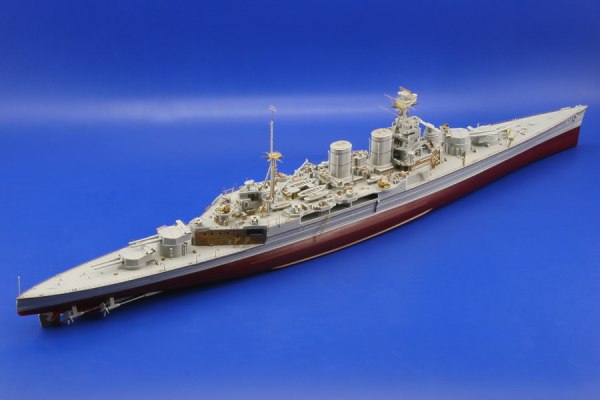 H.M.S. Hood (designed to be used with Trumpeter kits)