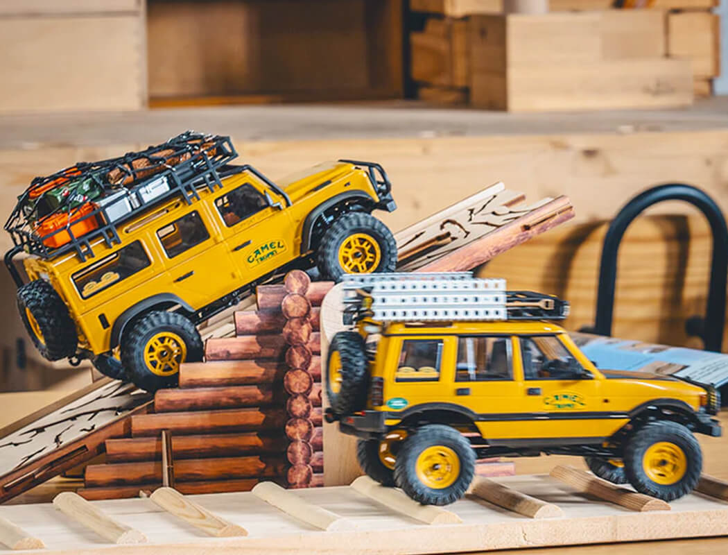 FMS 1/24th Land Rover Discovery First Gen Ready to Run - Yellow FMS12483RTRYL