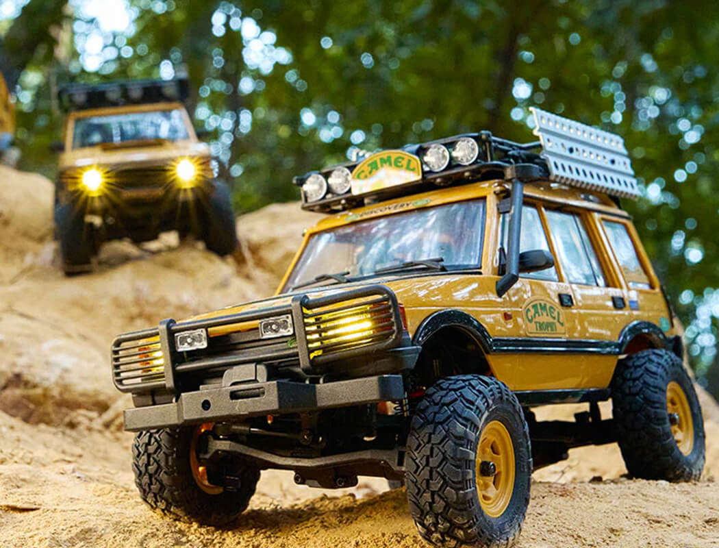 FMS 1/24th Land Rover Discovery First Gen Ready to Run - Yellow FMS12483RTRYL