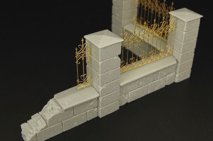 Castle fence (resin and etched)