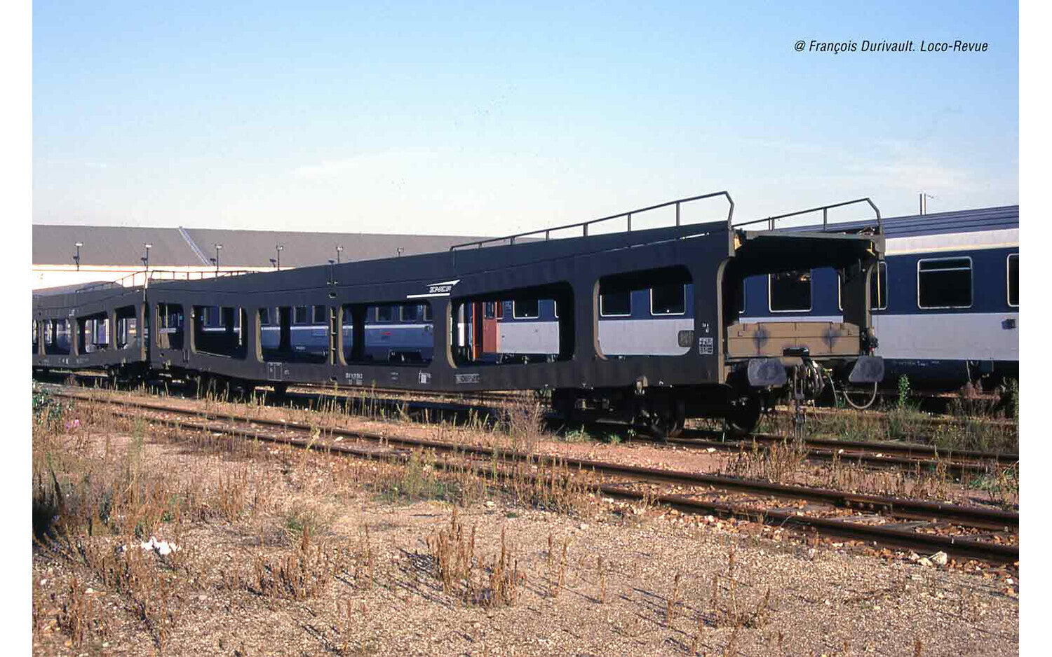 SNCF 2-unit set DD DEV 66 autotransporter green with white logo Casquette livery period V