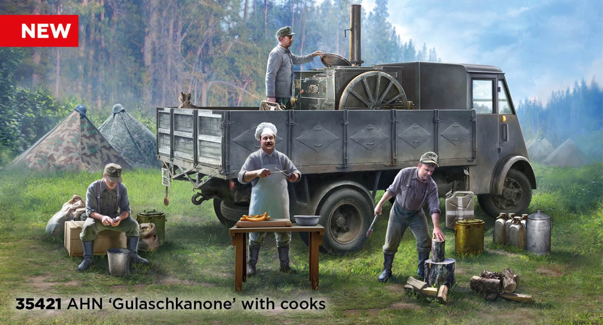 ICM AHN 'Gulaschkanone' with cooks