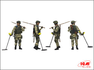 ICM "To Be Ahead, To Save The Life" Sappers of the Armed Forces of Ukraine (3 Figures & Dog)