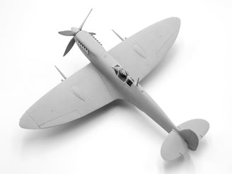 ICM WWII RAF Airfield Set, Spitfire Mk.IX & Spitfire Mk.VII, RAF Pilots & Ground Personnel (7 Figures)