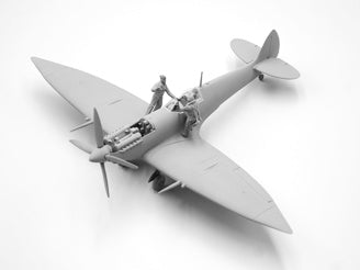 ICM WWII RAF Airfield Set, Spitfire Mk.IX & Spitfire Mk.VII, RAF Pilots & Ground Personnel (7 Figures)