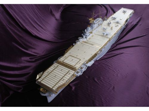 USS Hornet CV-8 DX PACK with full wooden deck (designed to be used with Merit and Trumpeter kits)