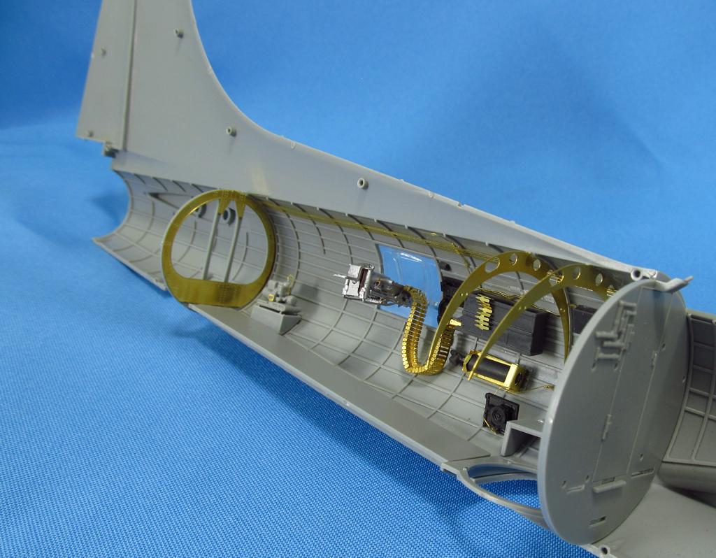 Boeing B-17F/B-17G Flying Fortress Waist-gunners cabin (designed to be used with Hong Kong Models kits)