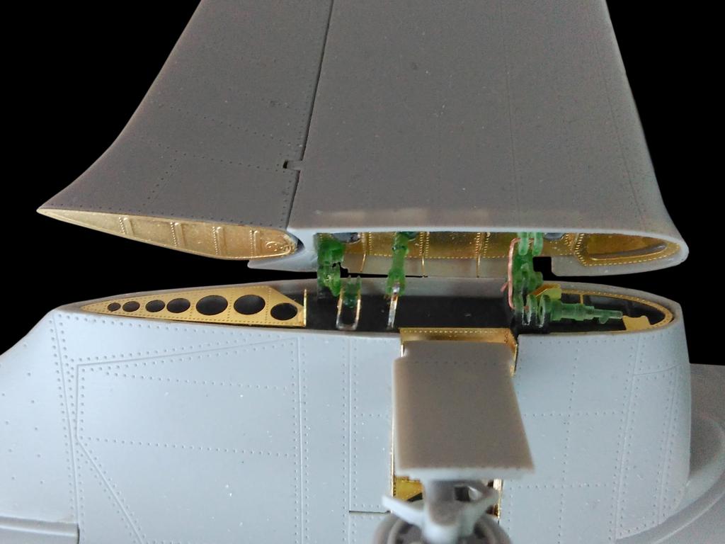 Grumman F9F-2 Panther wing folding mechanism (designed to be used with Trumpeter kits)