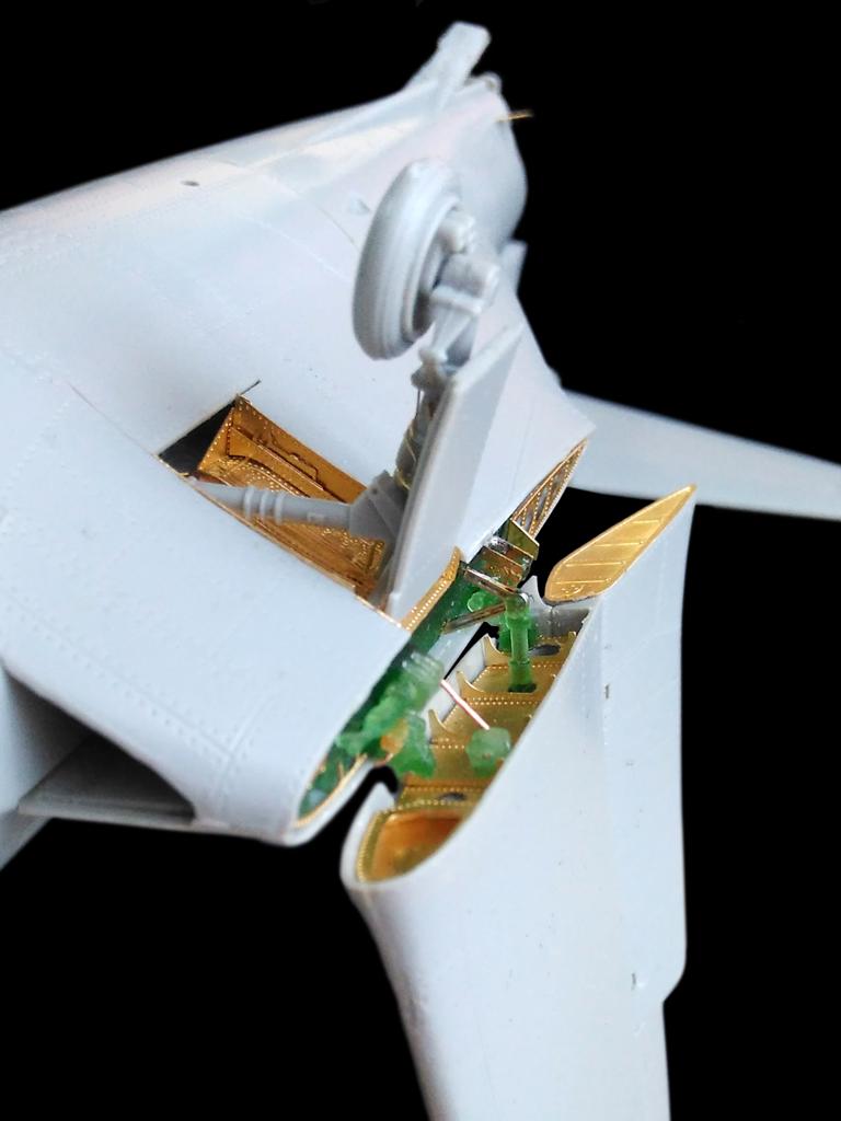 Grumman F9F-2 Panther wing folding mechanism (designed to be used with Trumpeter kits)