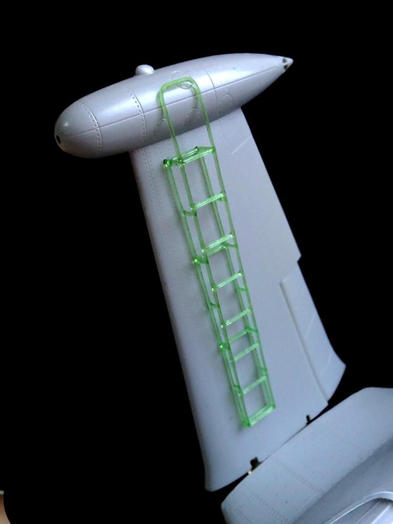 Grumman F9F-2 Panther wing folding mechanism (designed to be used with Trumpeter kits)
