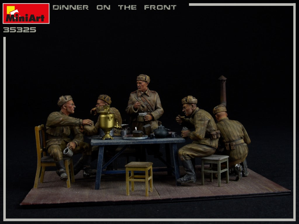 DINNER ON THE FRONT Russian (WWII)Box contains models of unassembled plastic model kit:Five figuresFurnitureDishesPotbelly stoveSamovarInfantry weapon & equipment