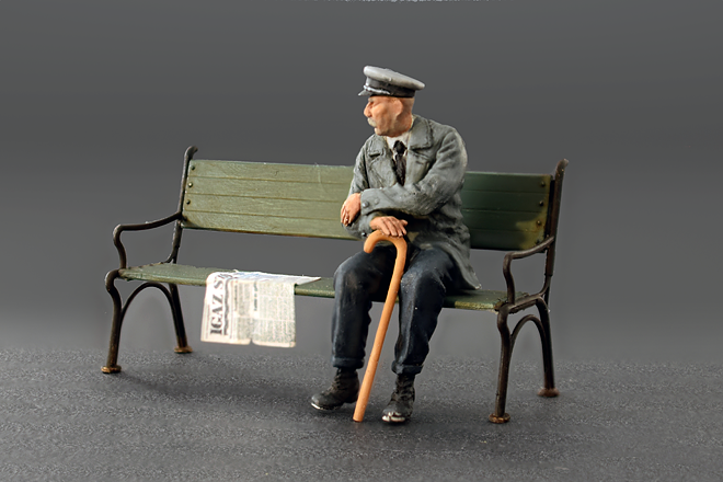 German Sitting Civilian tram/bus Passengers '30s-'40sContains five figures