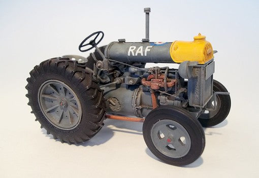 Plus Model Fordson N big- PM448 - Military Vehicle Kits