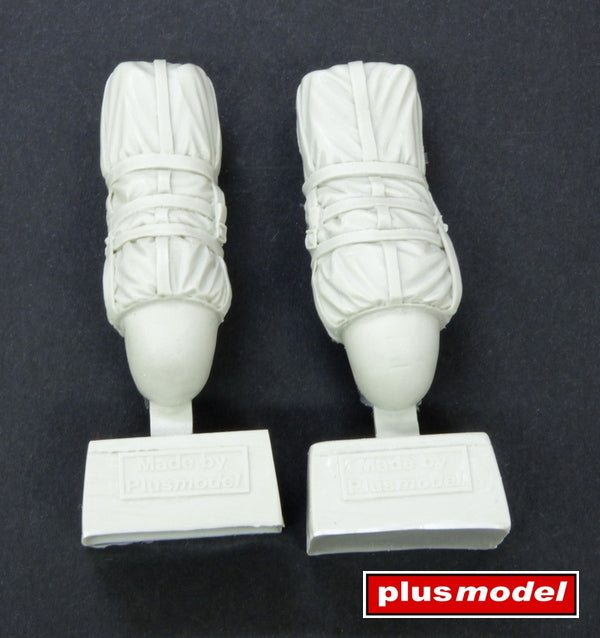 Douglas C-47 Skytrain racks for drop containers (designed to be used with Monogram and Revell kits)