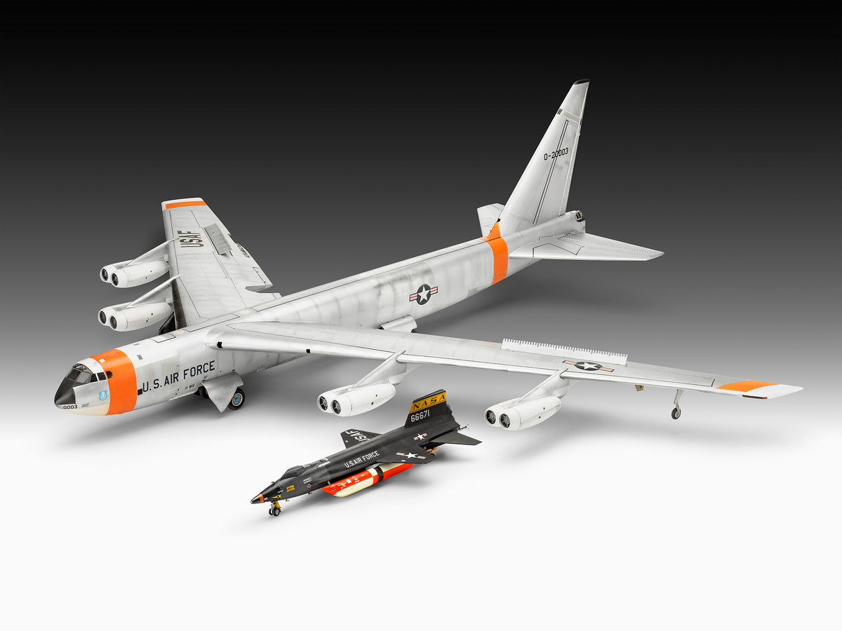 Boeing B-52D Stratofortress Platinum Edition