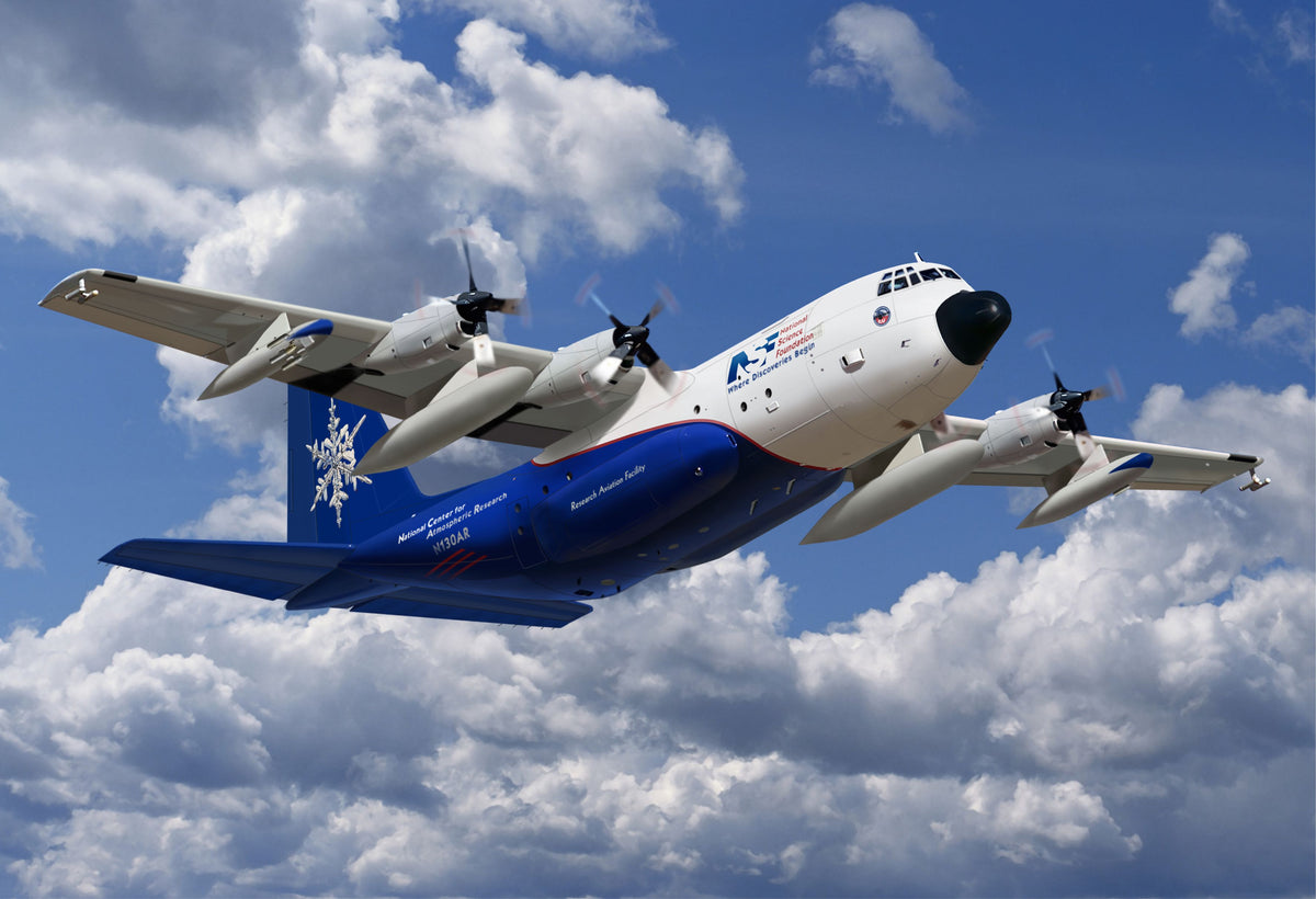 Lockheed C-130Q atmosphere research aircraft (NEW MOLD) The kit includes:80 parts;Decal sheet for 1 liveryPainting masks;