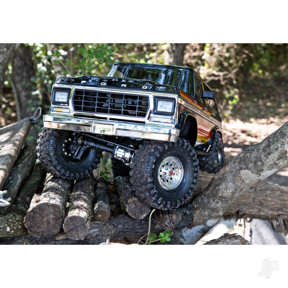 Traxxas TRX-4 1979 Ford Bronco 1:10 4X4 Electric RTD All-Terrain Crawler, Red (TRX82246-4-RED)