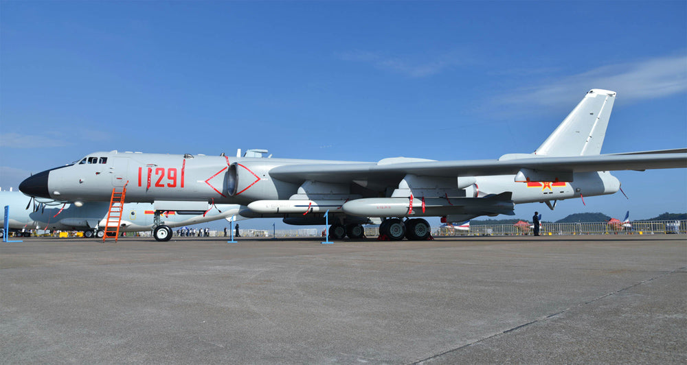 Trumpeter 1:144 - Xian H-6K Stratedgic Bomber