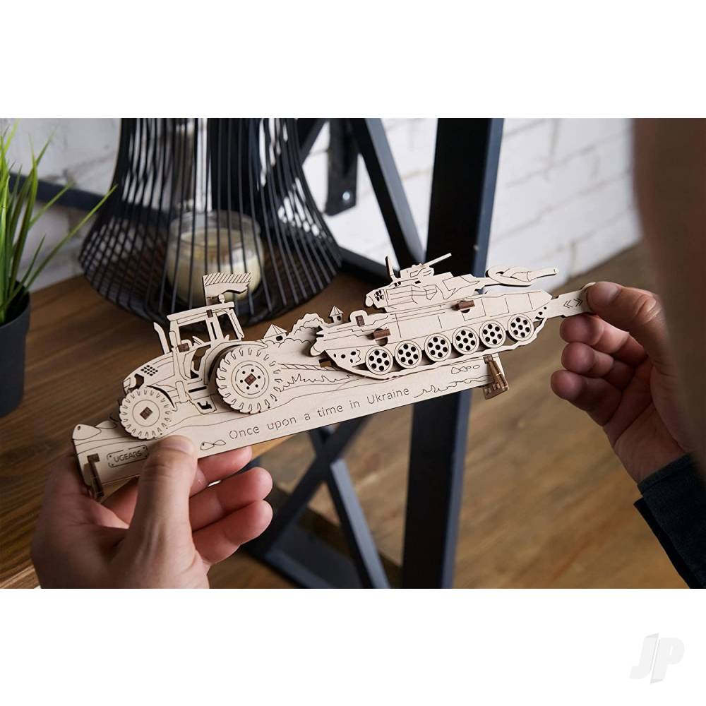 UGears Brave UA Tractor UGR70185 1