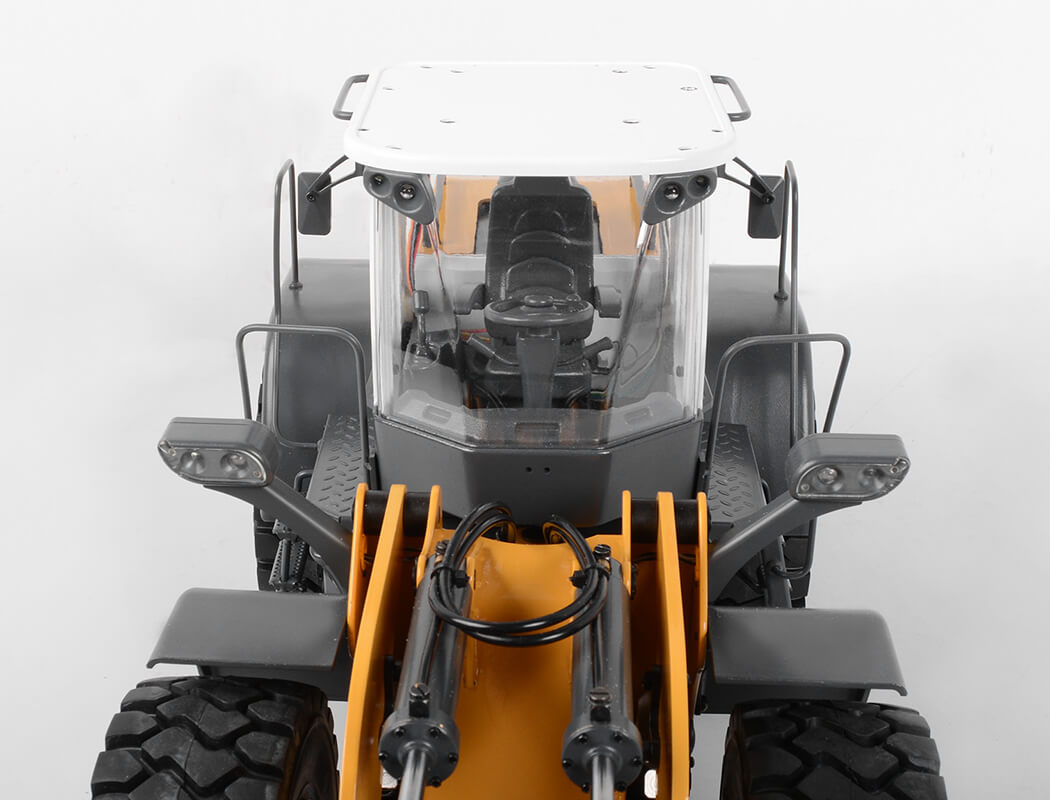 RC4WD 1/14 EARTH MOVER 870K HYDRAULIC WHEEL LOADER (YELLOW AND WHITE) VV-JD00031